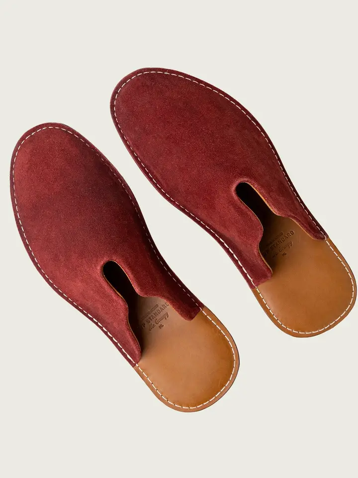Pantoufle en cuir bordeaux suédé
