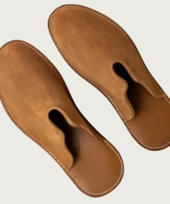 pantoufle cuir camel suede