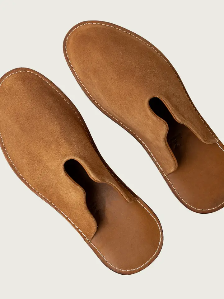 pantoufle cuir camel suede