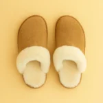 Pantoufle Chausson Femme suédée camel, col fourré