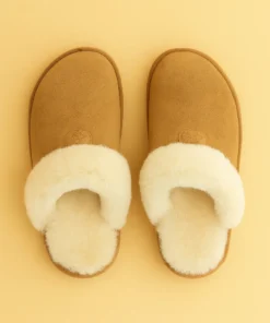 Pantoufle Chausson Femme suédée camel, col fourré