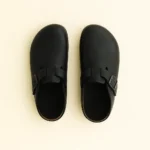 Pantoufle en Cuir Lisse Couleur Noir