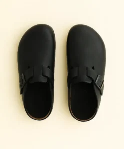 Pantoufle en Cuir Lisse Couleur Noir