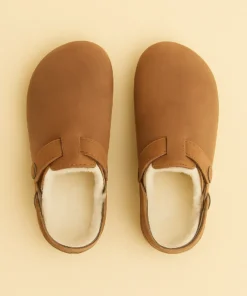 Pantoufle lisse brun à bride talon