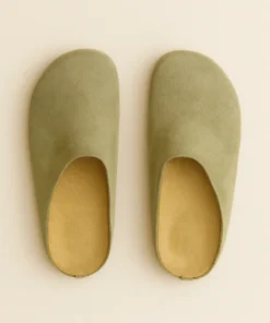 Pantoufle suédée gris clair