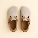 Pantoufles fermées en cuir Couleur sable/camel