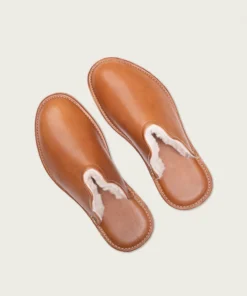 pantoufle cuir fourree camel