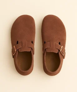 pantoufles en cuir fermees brun