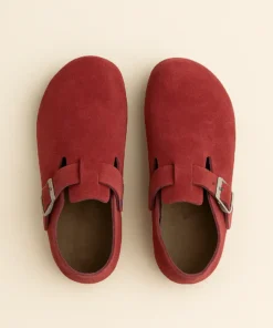 pantoufles en cuir fermees rouges