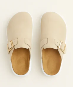 Mule suédée sable, semelle blanche à boucle